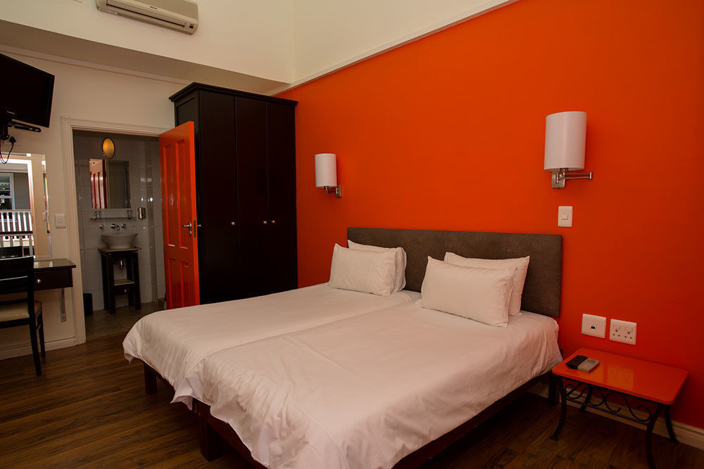 Never At Home Green Point Fokváros Kültér fotó A room at the hotel